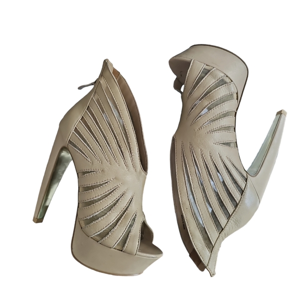 Bebe heels size 6 - Picture 1 of 6
